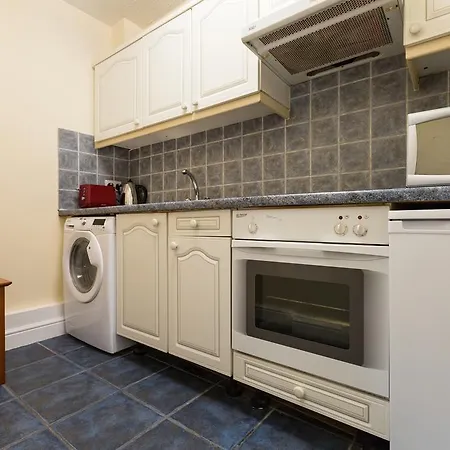 Apartment Halfpenny Bridge Holiday Homes - Little Library *
