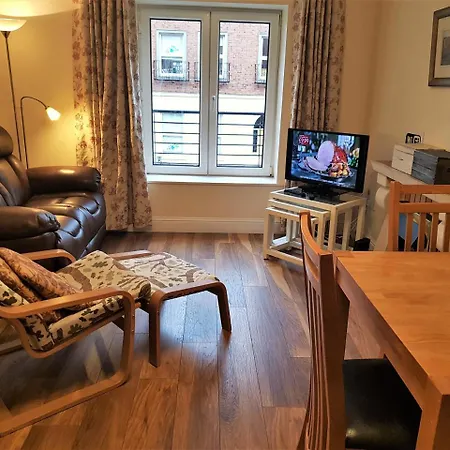 Apartment Halfpenny Bridge Holiday Homes - Little Library *
